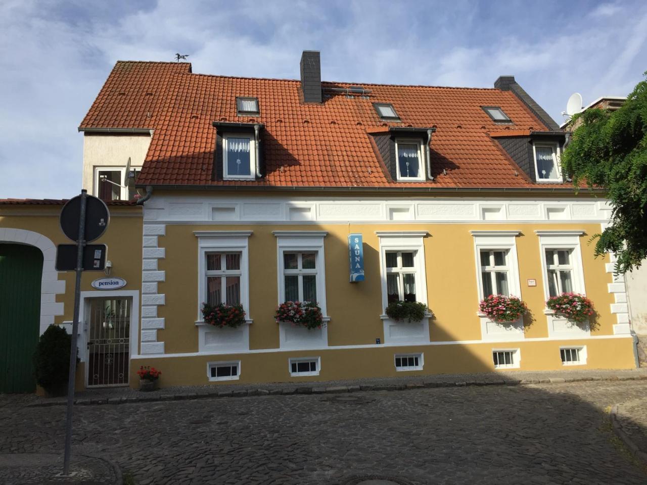Pension & Sauna Am Lorenz Calbe Экстерьер фото